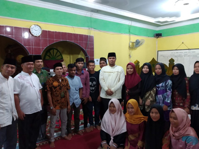 Andi Putra Buka MTQ Sekaligus Didaulat Jadi Warga Kehormatan Desa Ujung Tanjung